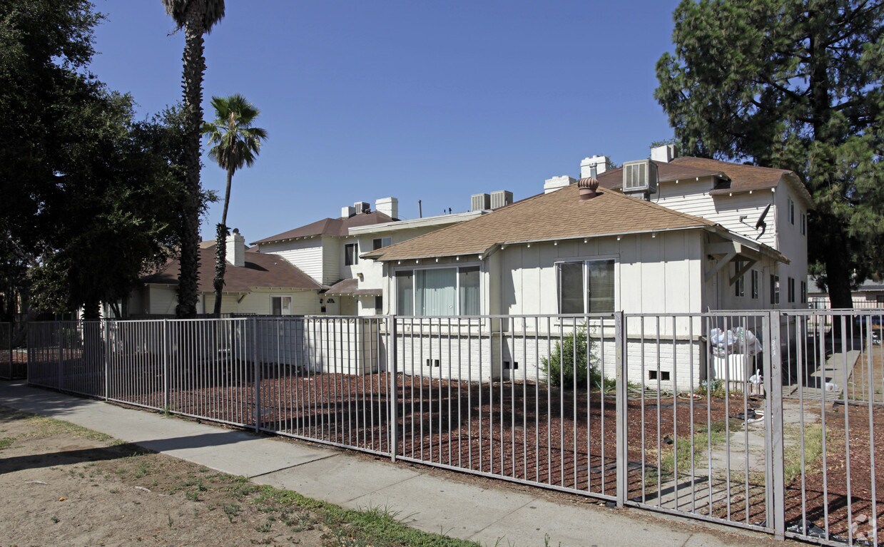 Primary Photo - 8650 Nuevo Ave