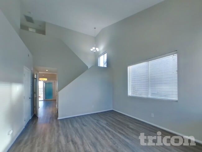 Building Photo - 7727 Barn Owl Dr