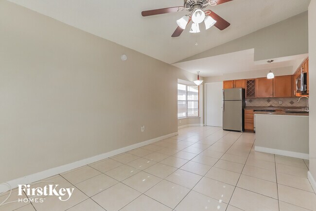 Foto del edificio - 8908 N Hamner Ave