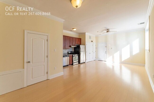 Building Photo - 526 S 3rd St