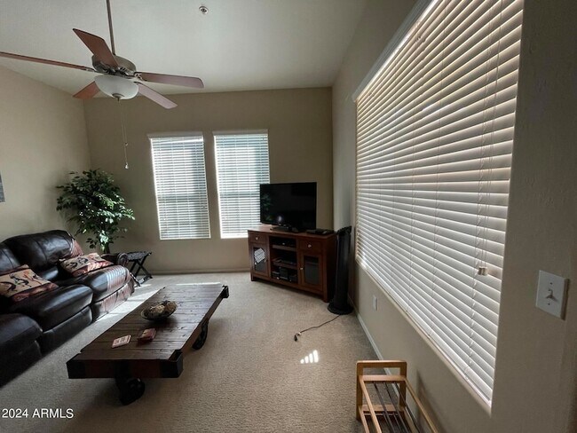 Foto del edificio - 14575 W Mountain View Blvd