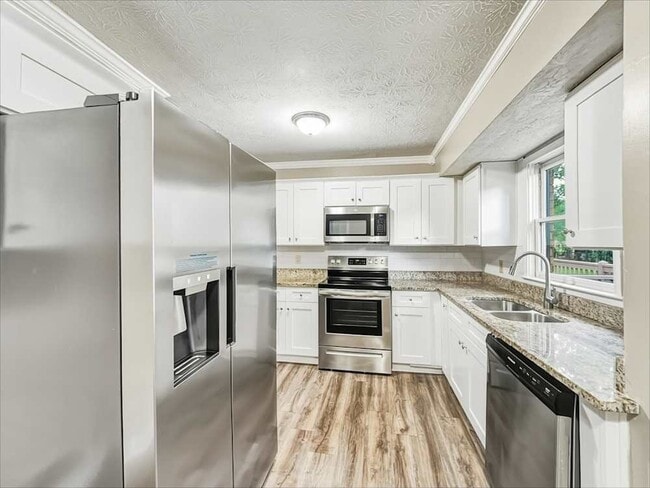 Building Photo - 4412 Bryant Dr SW