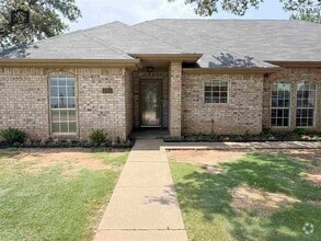 Building Photo - 4801 Shenandoah Dr