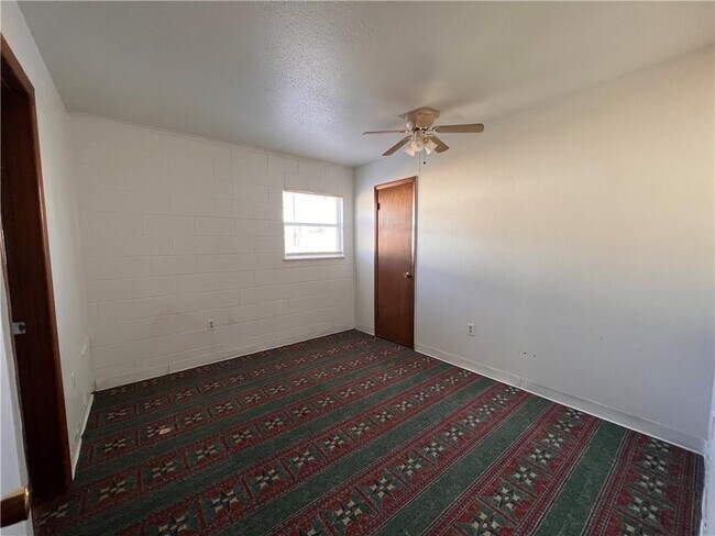 Building Photo - 601 N Bradley St