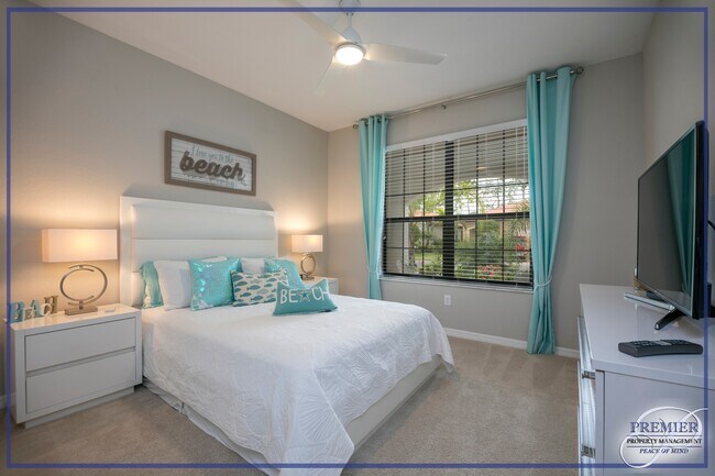 Foto del edificio - MODERN BEACH HOME - HEATED POOL - LAKE VIE...