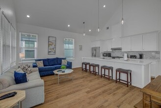 Building Photo - 2305 67th St Building Photo - 2305 67th St