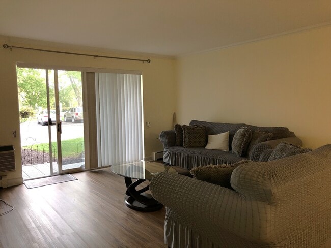 Foto del edificio - 1188 Royal Glen Dr