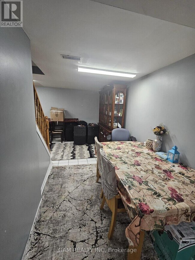 Building Photo - 200 Kingsbridge Garden Cir