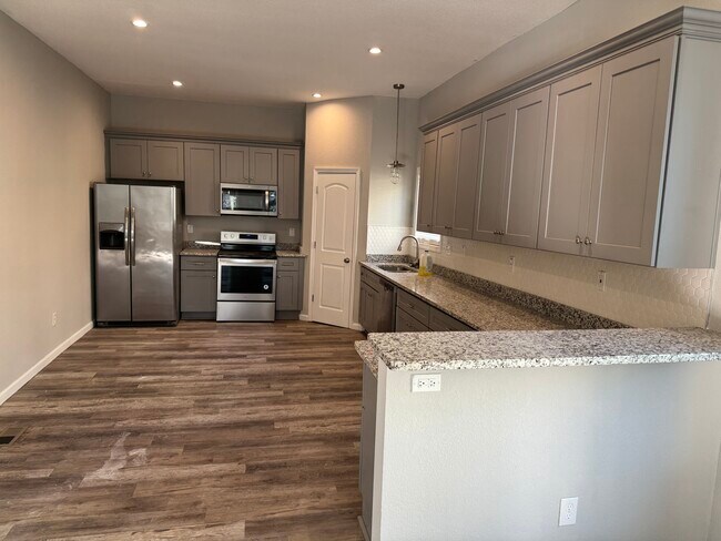 Foto del edificio - 606 W 28th St