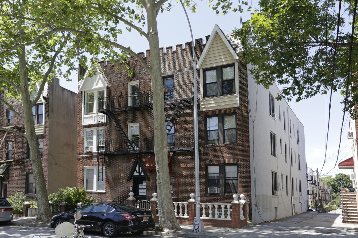 Building Photo - 2178 19th St
