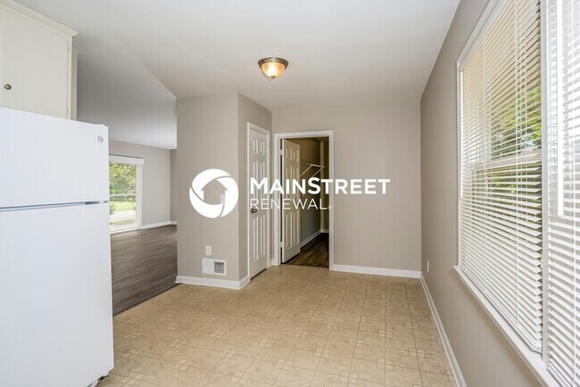 Foto del edificio - 3 Bedroom Pet-Friendly Home in Birmingham,...