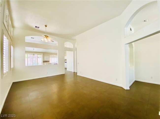 Building Photo - 8736 Vista Ladera Ct