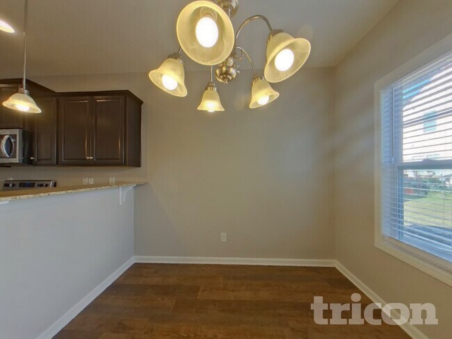 Foto del edificio - 926 Dawsons Park Wy