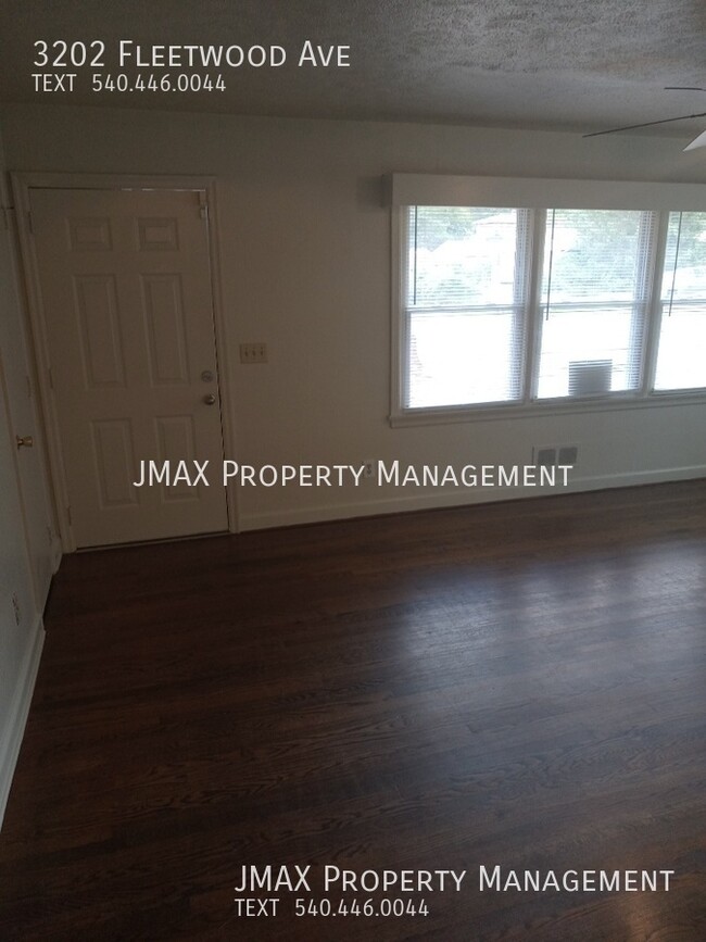 Building Photo - This property has a no security deposit op...