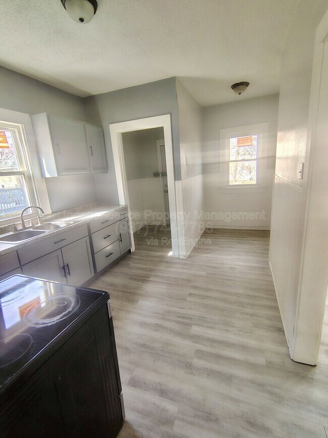 Foto del edificio - 951 Ferndale Ave