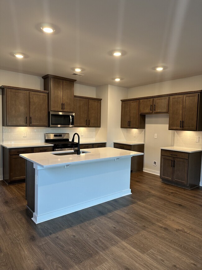 Building Photo - 1021 Royal Gorge Private Ct