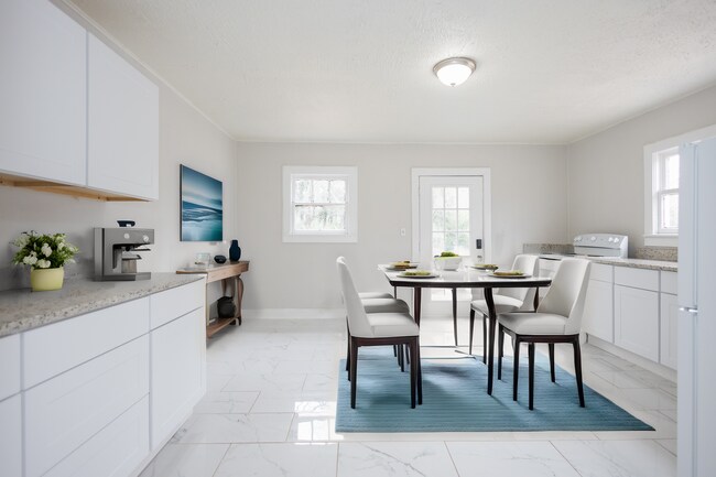 Foto del edificio - 486 Hammond Dr