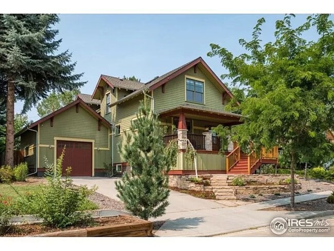 Building Photo - Charming Craftsman Gem Near McKinley Park