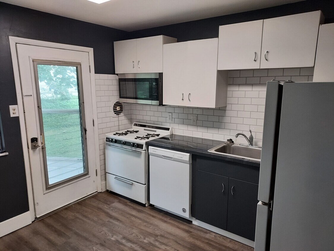 Foto principal - 411 E Vandalia St