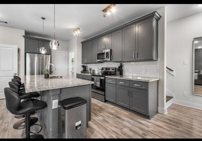 Foto del edificio - 4681 Bellfort Ave