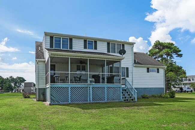 Building Photo - 5457 Warren St