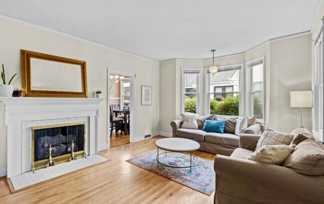 Foto del edificio - SHORT TERM OPTION AVAILABLE NOW UNTIL JULY...