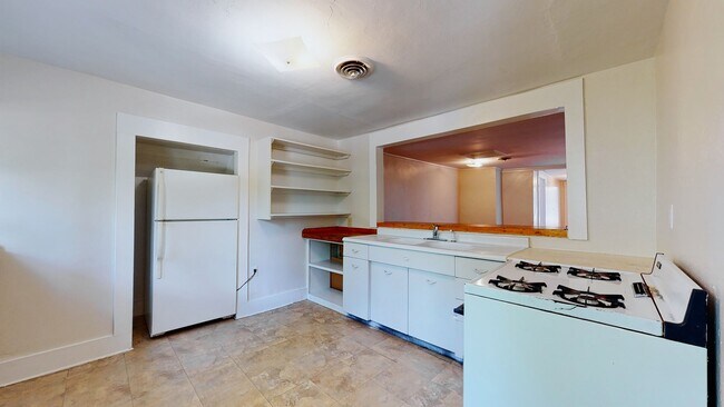 Foto del edificio - Spacious Apartments in Prime East Rock by East Rock Park!