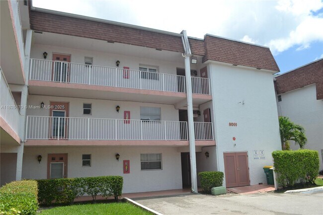 Foto del edificio - 8000 Lagos De Campo Blvd