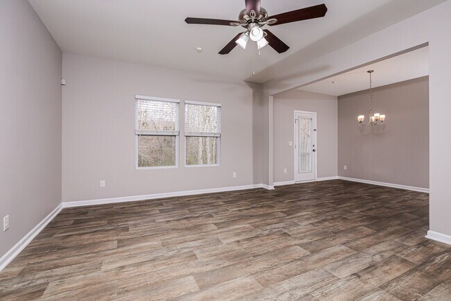 Foto del edificio - 559 Green Willow Cir