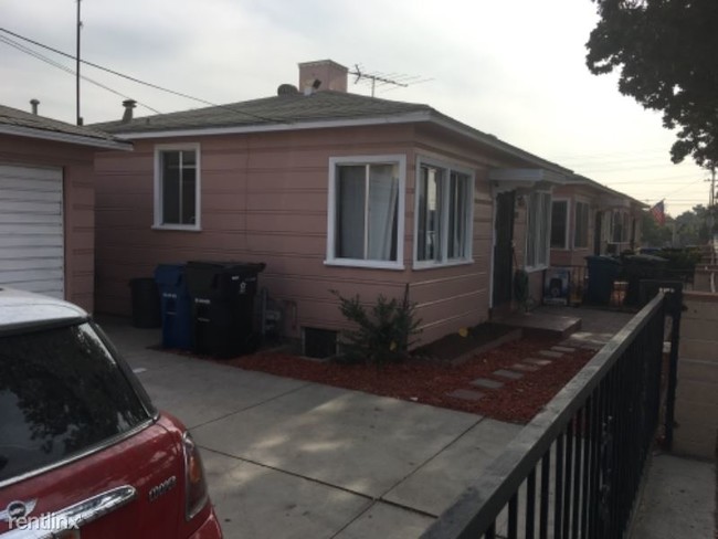 Building Photo - 1 br, 1 bath House - 5422 Gifford Avenue