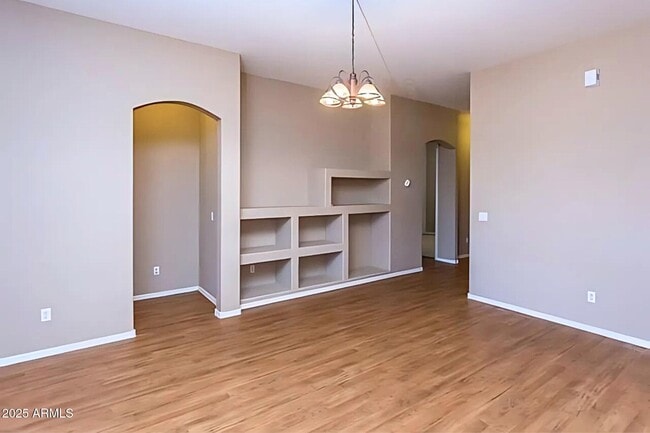 Building Photo - 6814 E Perth Ct