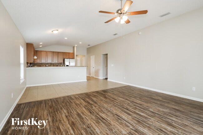 Building Photo - 523 Chestwood Chase Dr