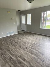 Building Photo - 803 Homerun Dr