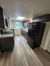 Building Photo - 1110 Pines Rd