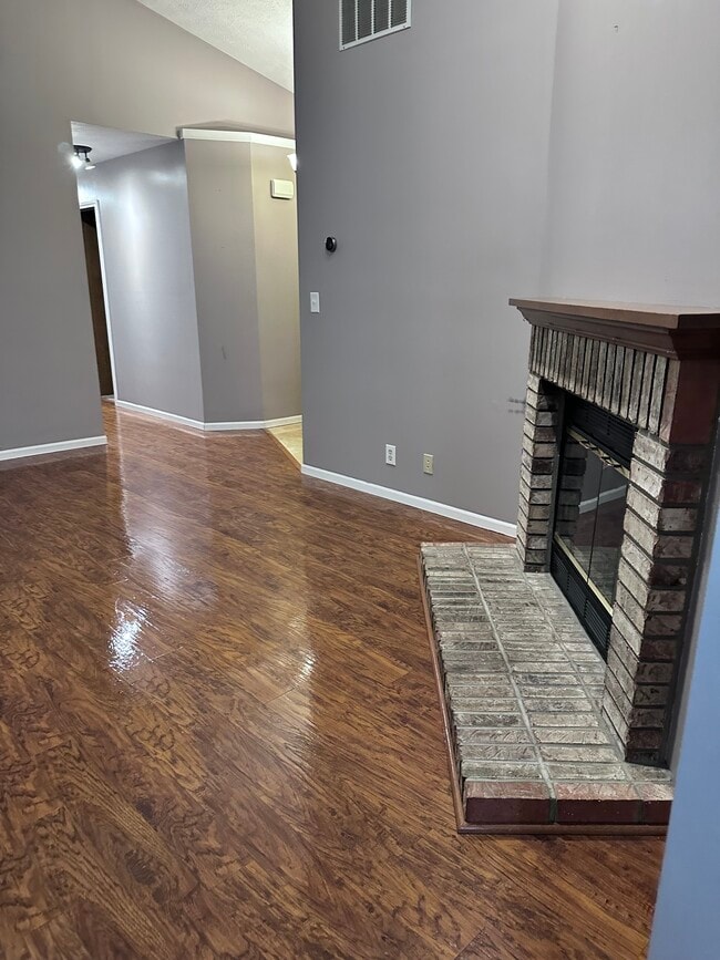 Photo - 3248 Sherwood Dr House