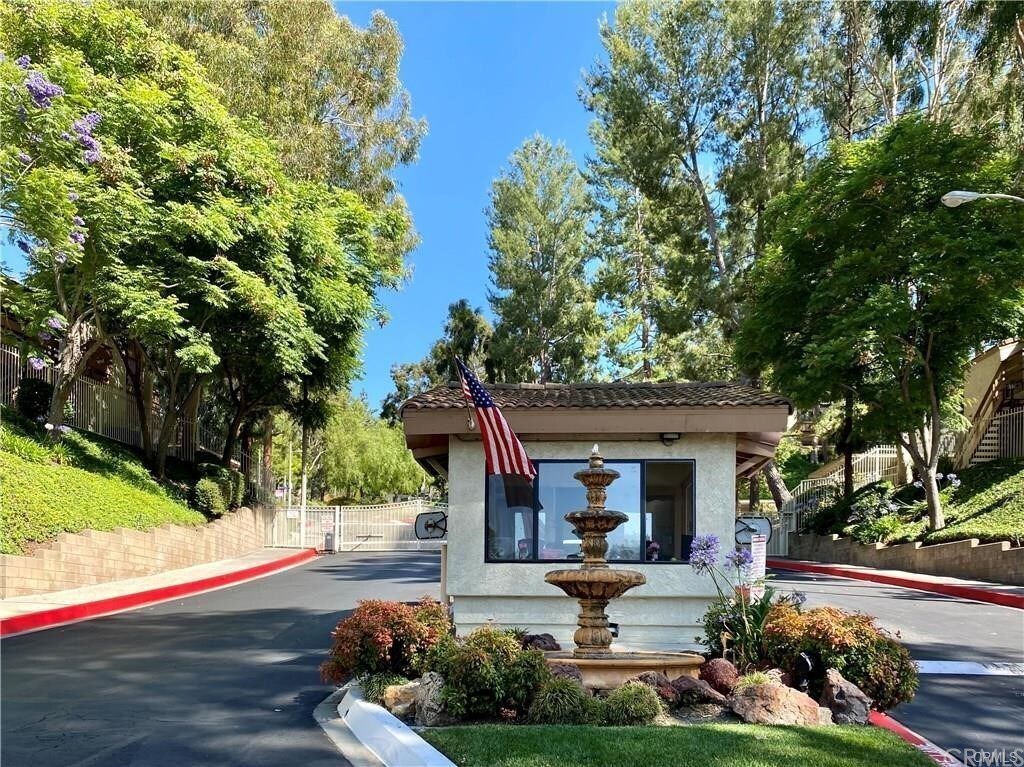 Primary Photo - 22794 Lakeway Dr