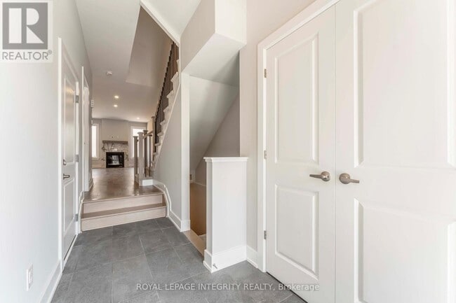 Building Photo - 1166 Cope Dr