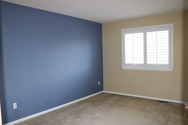 Bedroom 3 - 10318 rotherwood cir