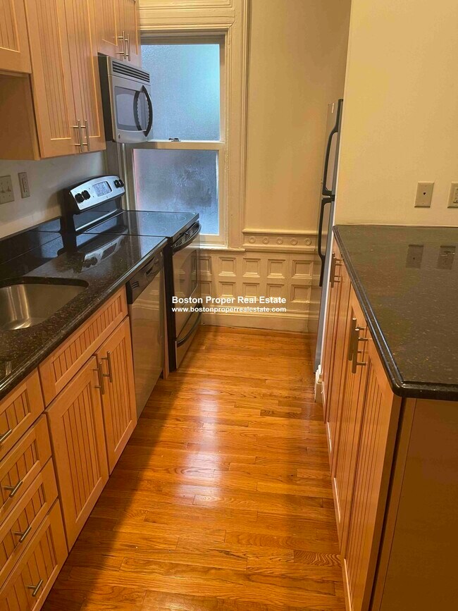 Foto del edificio - 195 Commonwealth Ave