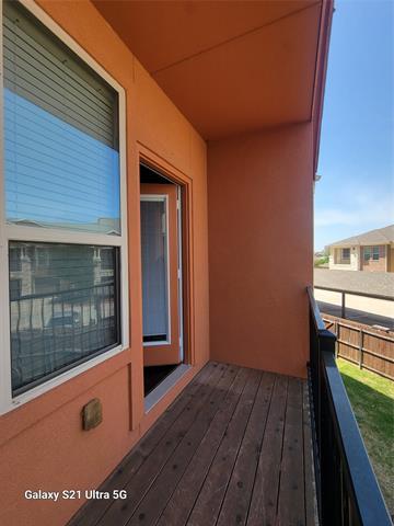 Building Photo - 2670 Venice Dr