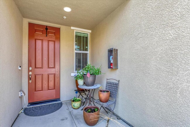 Building Photo - Upscale Folsom Townhouse Available Soon!