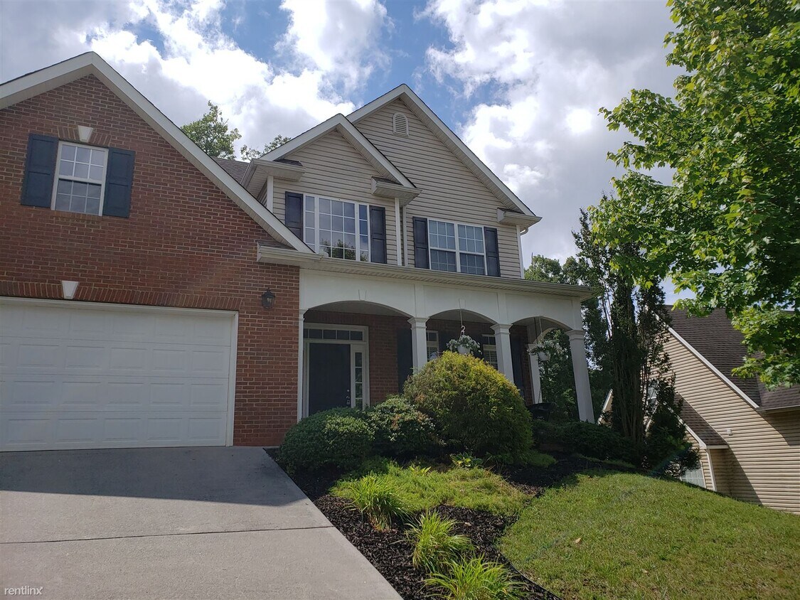 4 br, 2.5 bath House 3020 Oakleigh Towns... House Rental in