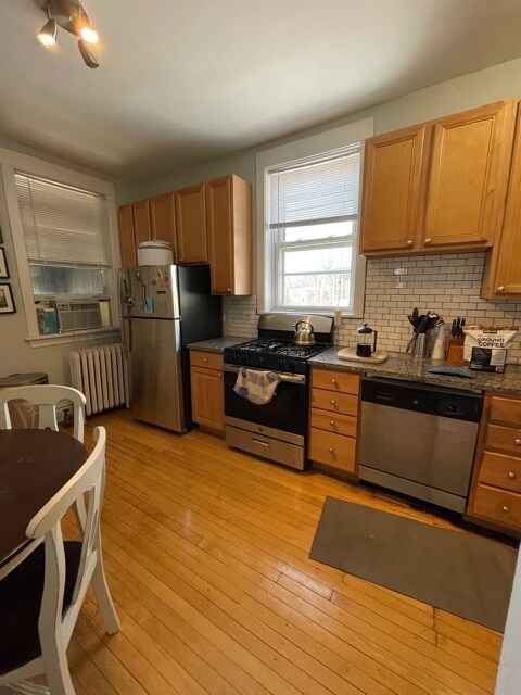 Foto del edificio - 1441 W Berteau Ave
