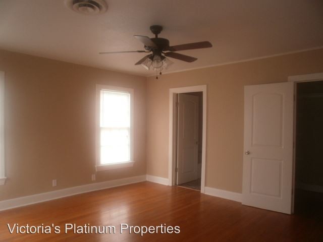 Building Photo - 1503 E Virginia Ave