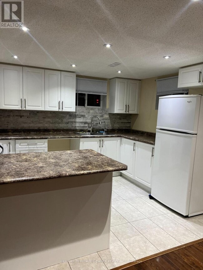 Building Photo - 66 Stavely Crescent