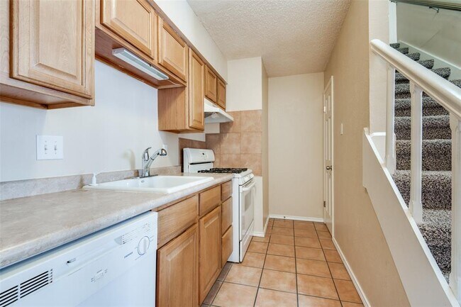 Building Photo - 112 Highland Park Ct