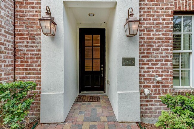 Foto del edificio - 2705 Cohn Garden Ln