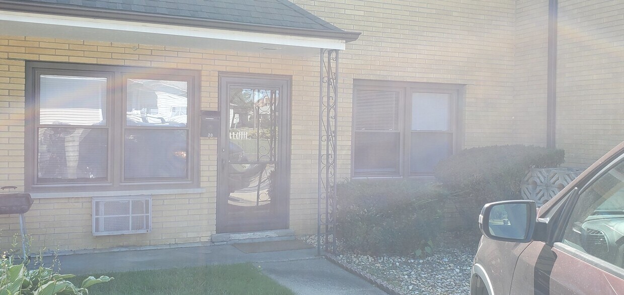 Primary Photo - 18333 S Wentworth Ave