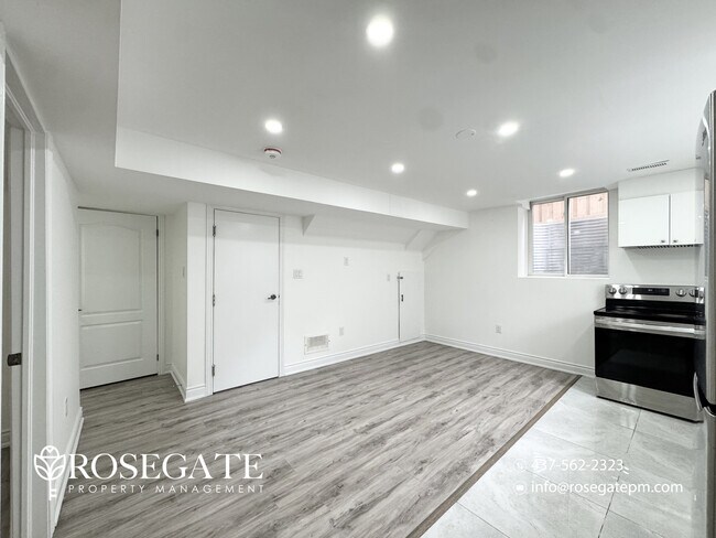 Photo du bâtiment - Modern 2-Bedroom Basement Apartment with In-Unit Laundry – Brampton