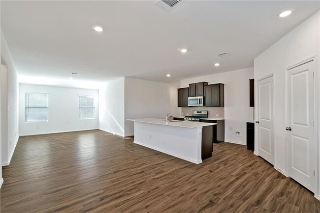 Building Photo - 3201 Kenner Dr